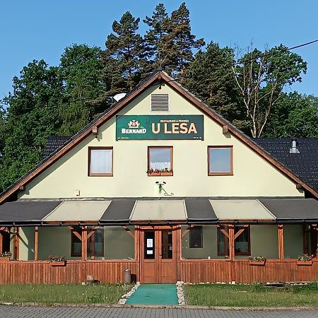 Restaurace A Penzion U Lesa Hotel Havířov Bagian luar foto