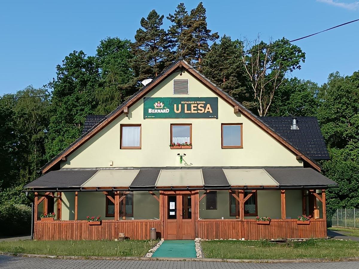 Restaurace A Penzion U Lesa Hotel Havířov Bagian luar foto